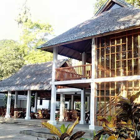 Jonaths Cottage Bunaken Extérieur photo