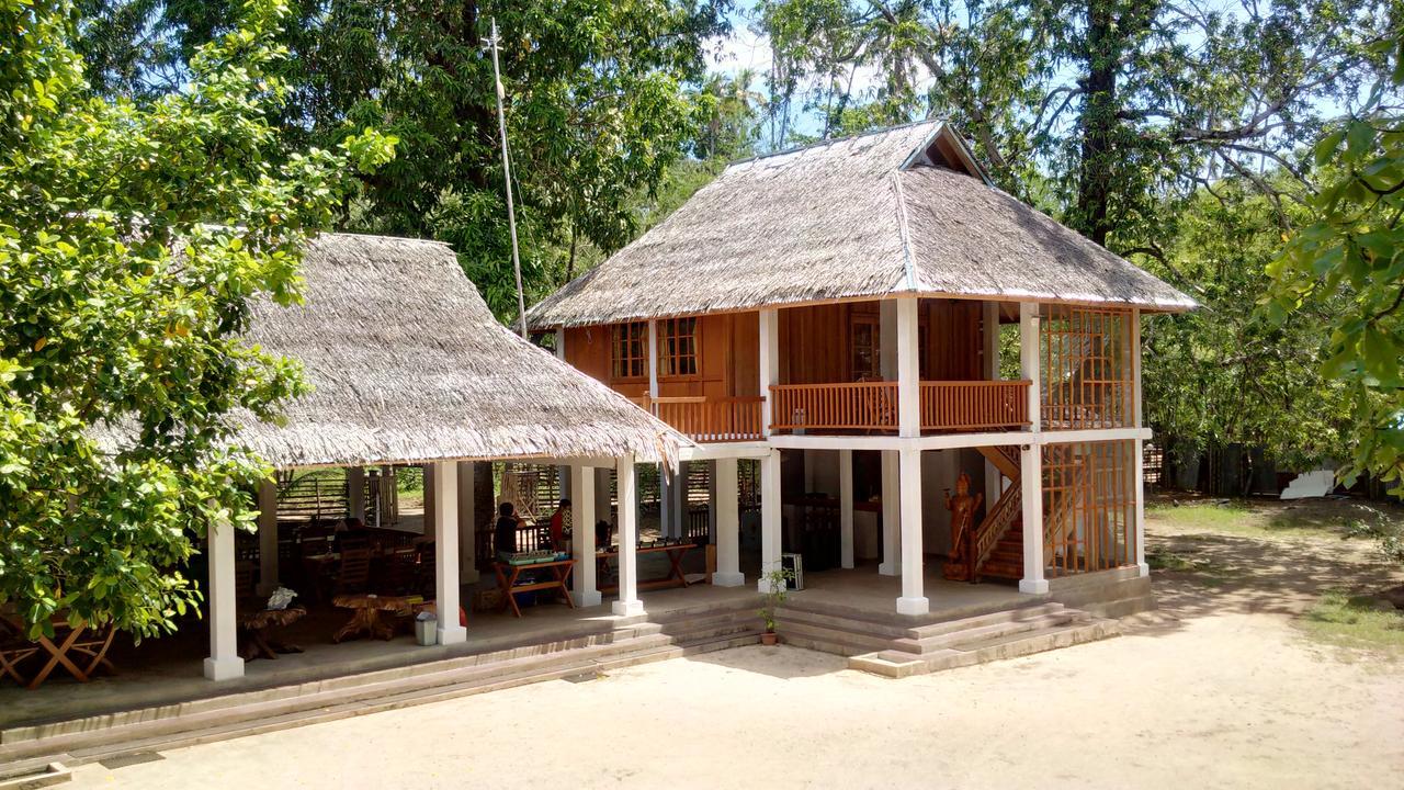 Jonaths Cottage Bunaken Extérieur photo