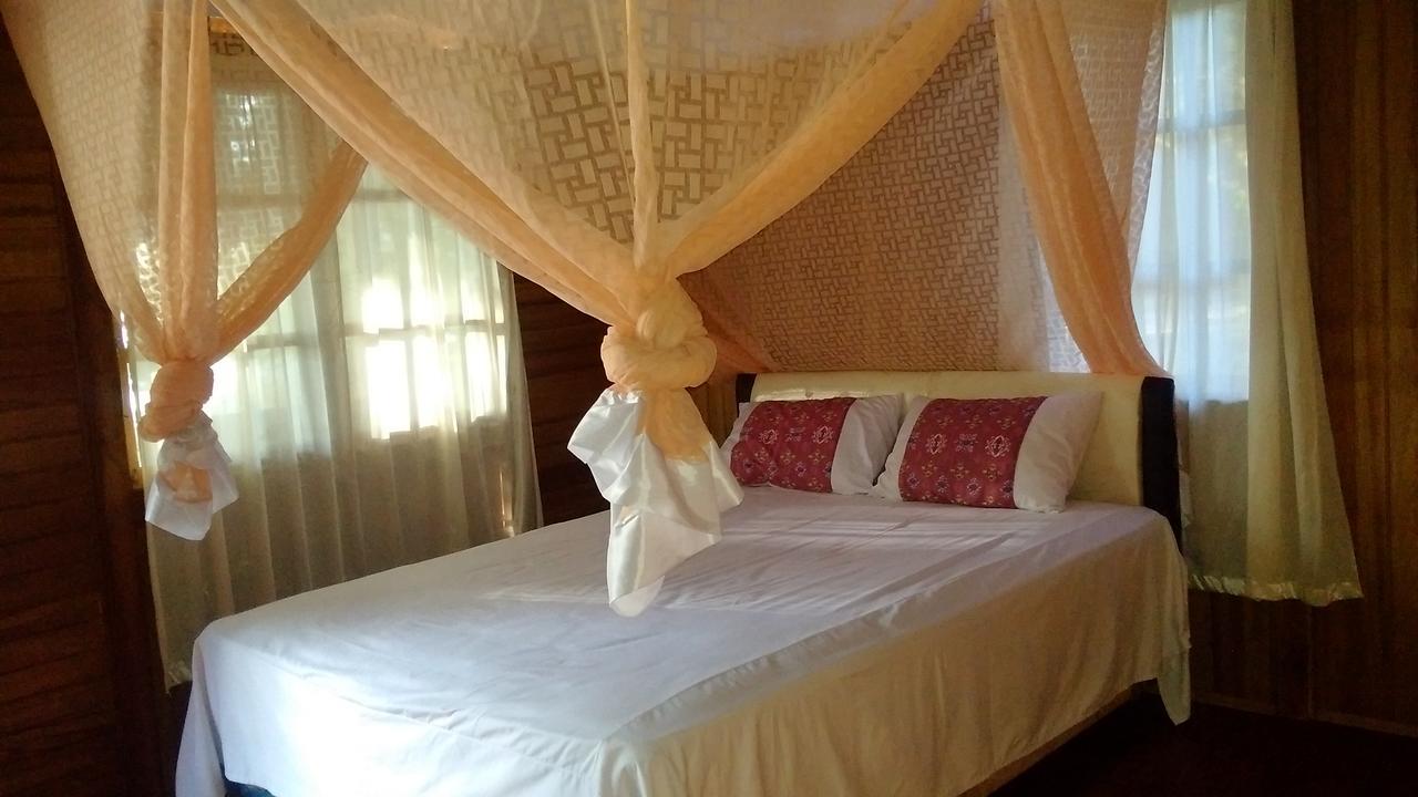 Jonaths Cottage Bunaken Extérieur photo