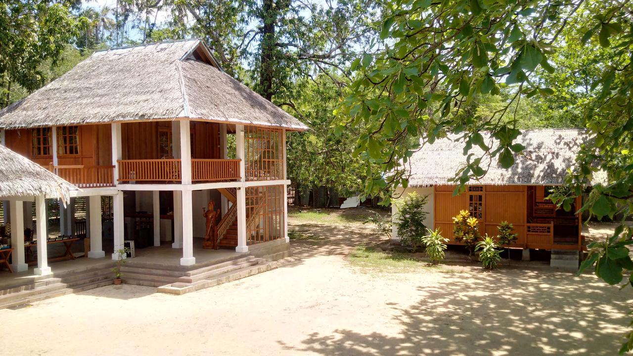 Jonaths Cottage Bunaken Extérieur photo
